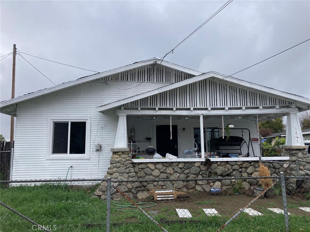 A property available for sale at 1461 S Park Avenue, Pomona, CA 91766.