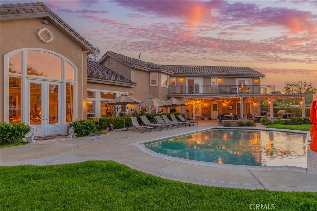 A property available for sale at 20580 Avenida De Arboles, Murrieta, CA 92562.