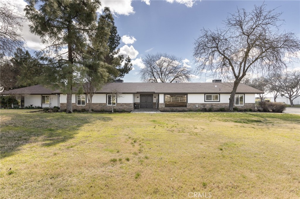 A property available for sale at 13545 E Bullard Avenue, Clovis, CA 93619.