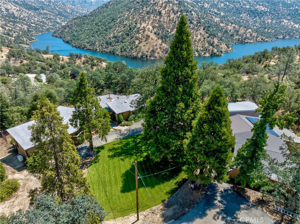 A property available for sale at 28646 Redinger Way, North Fork, CA 93602.