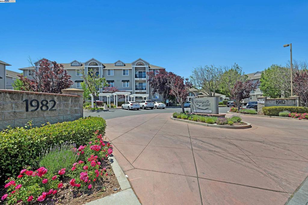 A property available for sale at 1982 W Bayshore Rd 110, East Palo Alto, CA 94303.