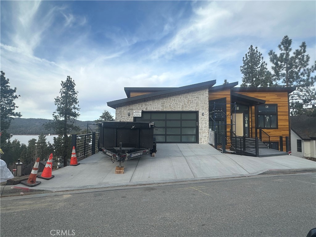 A property available for sale at 40564 Ironwood Road, Big Bear Lake, CA 92315.