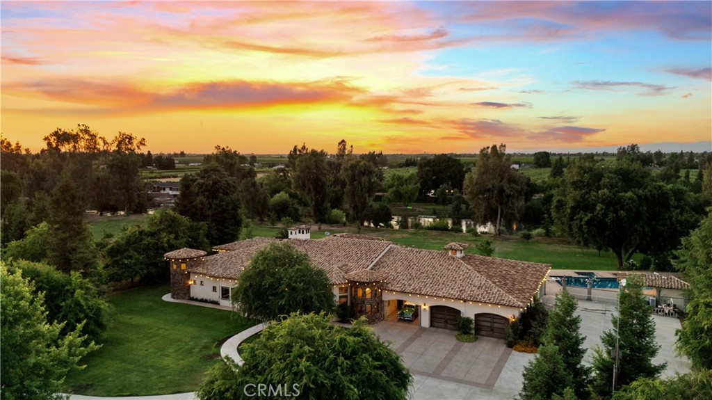 A property available for sale at 5600 Benicia Avenue, Kingsburg, CA 93631.