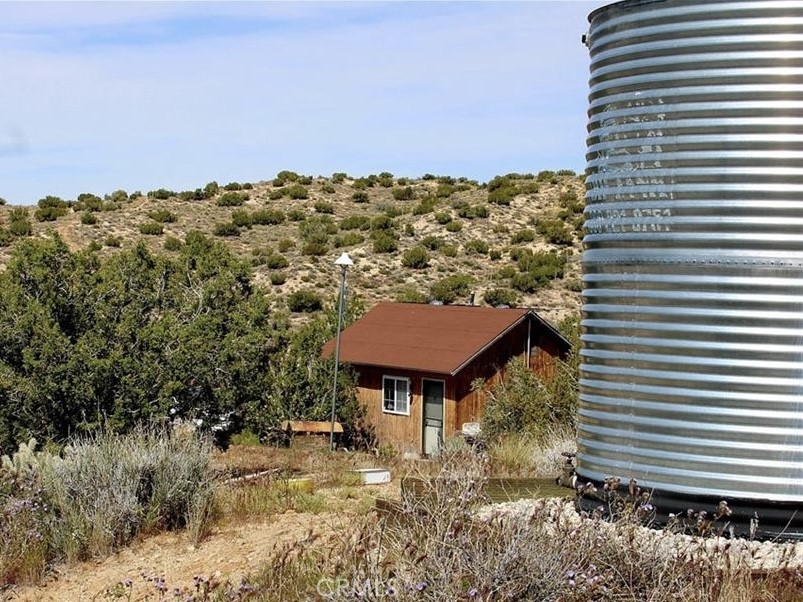 A property available for sale at 13138 Fort Tejon Road, Pearblossom, CA 93553.