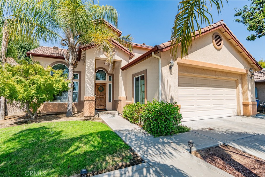 A property available for sale at 17014 Golden Sands Way, Chowchilla, CA 93610.