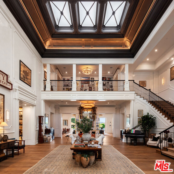 A property available for sale at 2571 Wallingford Drive, Beverly Hills, CA 90210.