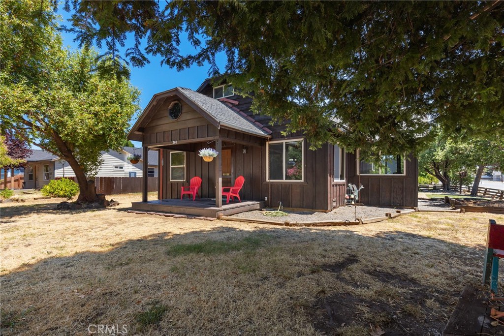 A property available for sale at 260 S Crawford Street, Willows, CA 95988.