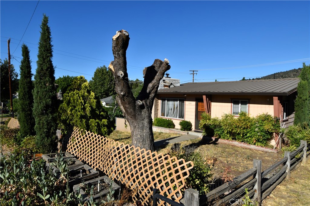 A property available for sale at 330 Herzog Boulevard, Yreka, CA 96097.