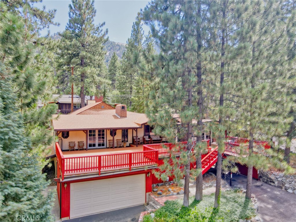 A property available for sale at 1513 Twin Lakes Drive, Wrightwood, CA 92397.