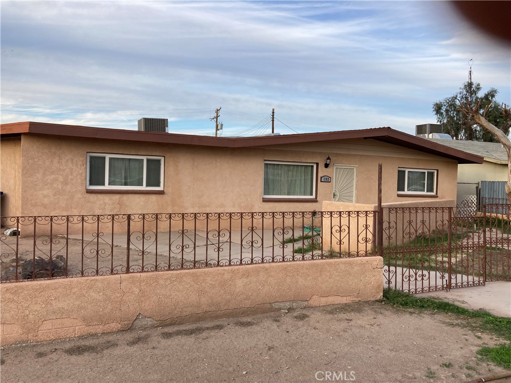 A property available for sale at 152 W Elder Street, Calipatria, CA 92233.