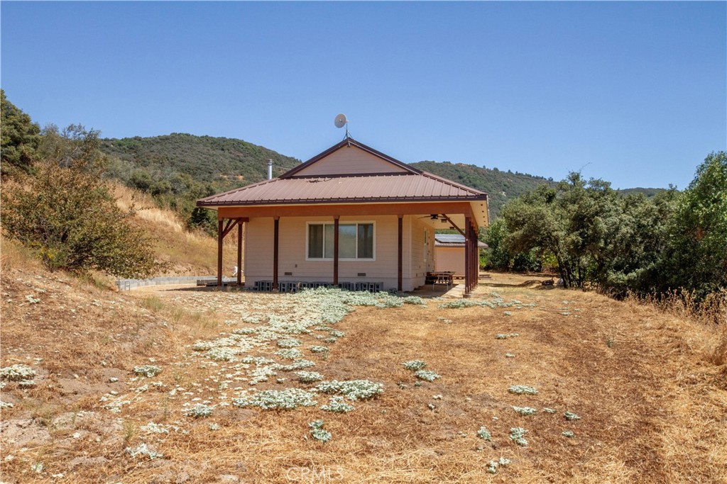 A property available for sale at 44981 Todd Eymann Road, Miramonte, CA 93641.