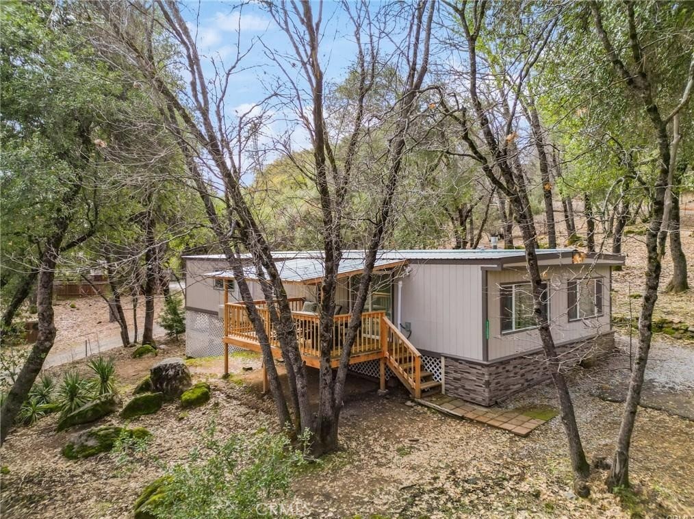 A property available for sale at 21713 Robin Hill Road, Sonora, CA 95370.
