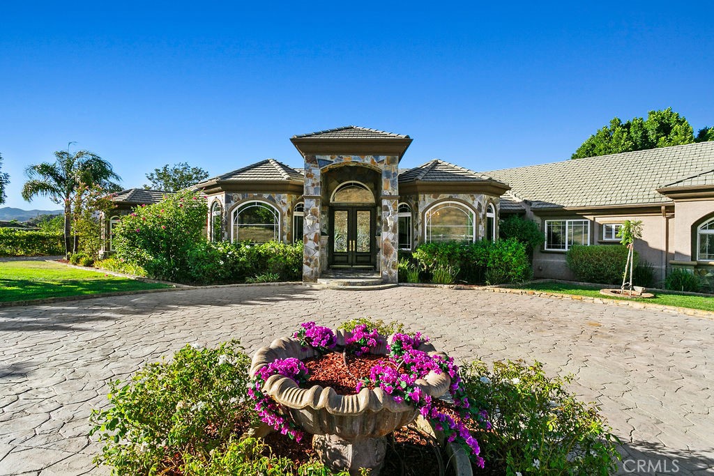 A property available for sale at 20420 Wendy Lane, Murrieta, CA 92562.