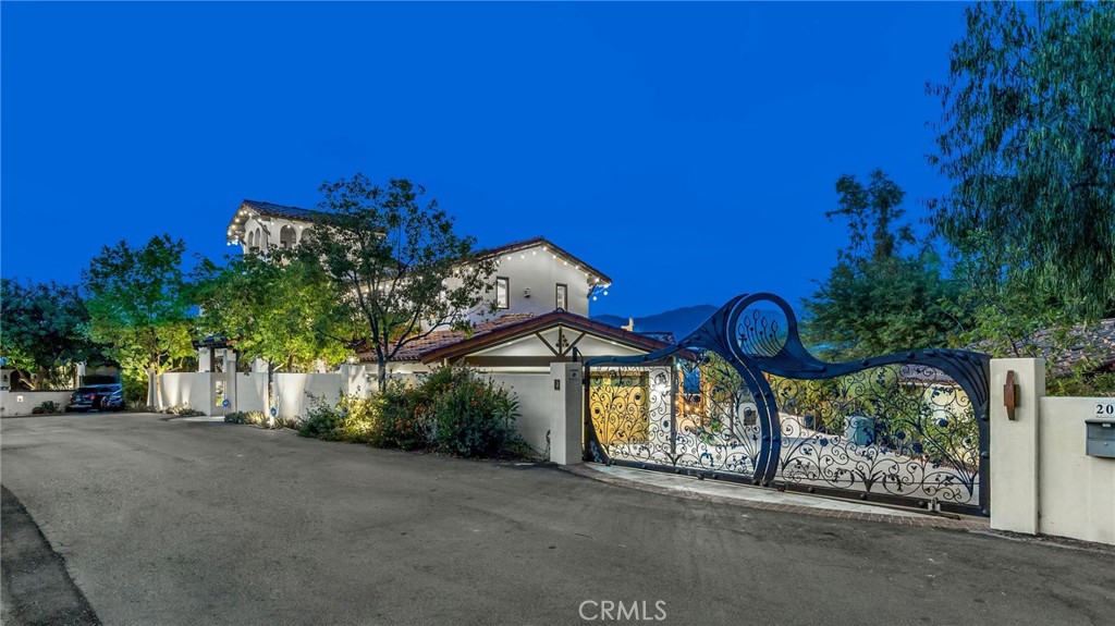 A property available for sale at 204 Saint Catherine Street, Redlands, CA 92374.