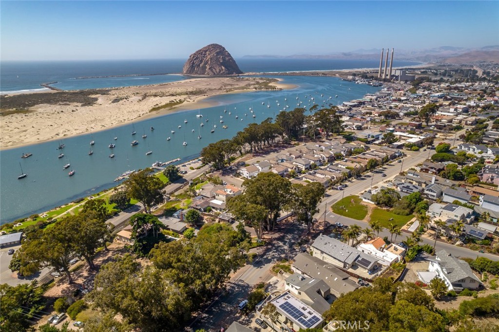 A property available for sale at 372 Main Street, Morro Bay, CA 93442.