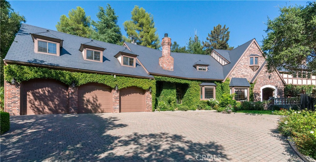 A property available for sale at 375 Berkshire Avenue, La Canada Flintridge, CA 91011.