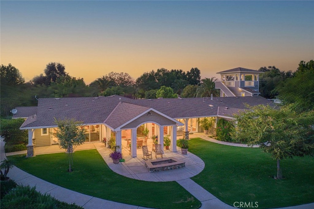 A property available for sale at 1098 S Rainbow Avenue, Sanger, CA 93657.