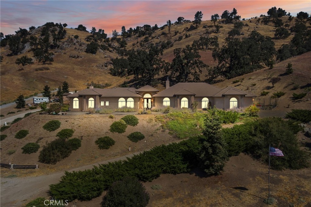 A property available for sale at 26551 Cumberland Road, Tehachapi, CA 93561.