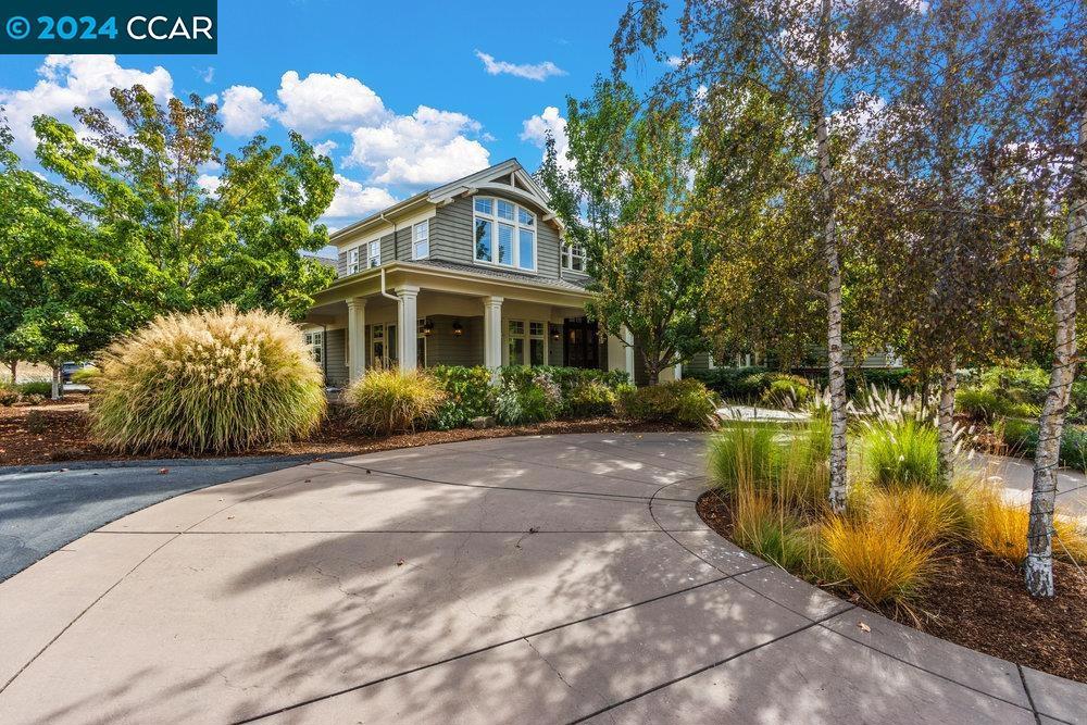 A property available for sale at 8 Julianna Court, Moraga, CA 94556-2832.