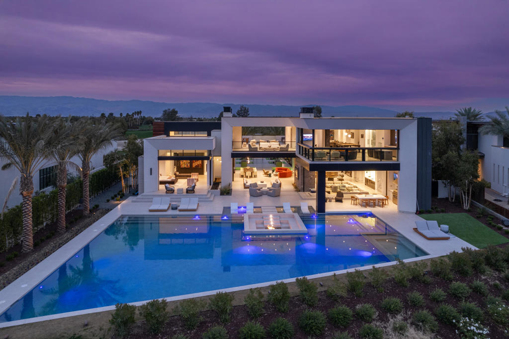 A property available for sale at 53673 Fremont Way, La Quinta, CA 92253.
