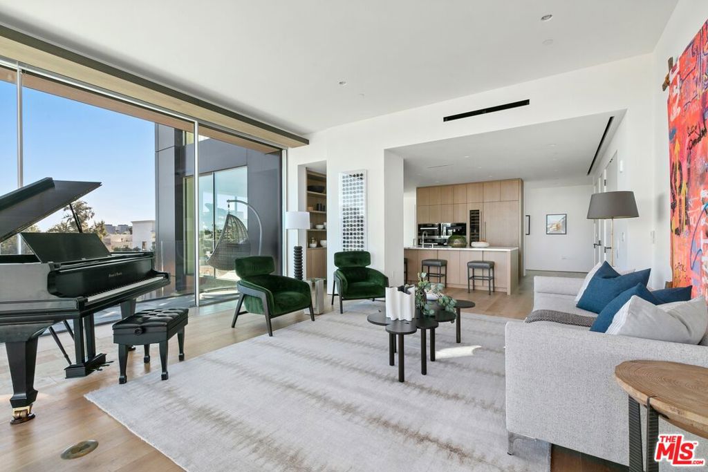 A property available for sale at 8899 Beverly Blvd 5D, West Hollywood, CA 90048.