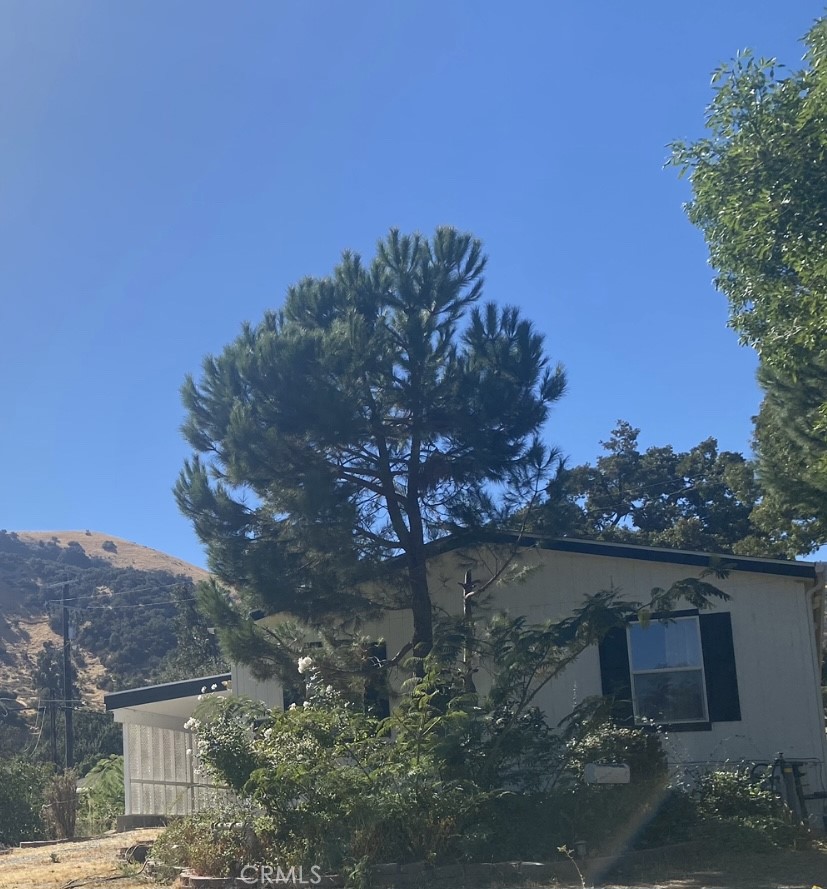 A property available for sale at 706 Canyon Drive, Lebec, CA 93243.