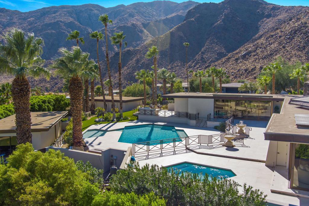A property available for sale at 911 Juarez Avenue, Palm Springs, CA 92262.