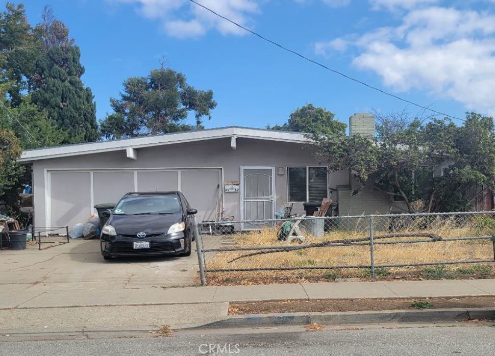 A property available for sale at 2782 Fordham Street, East Palo Alto, CA 94303.