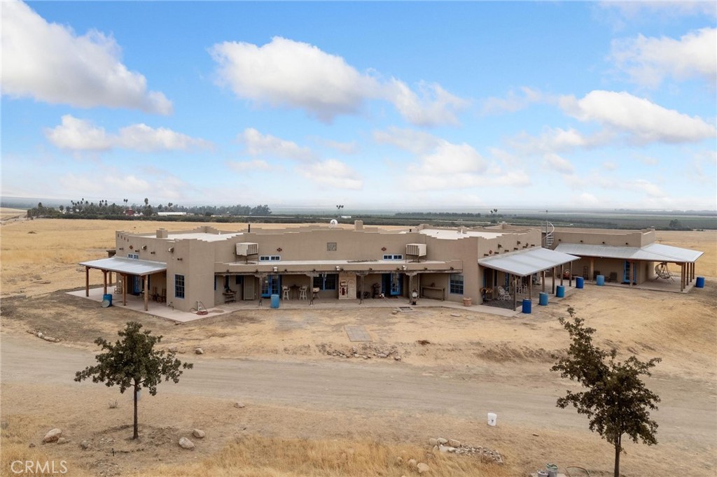A property available for sale at 6002 General Beale Road, Arvin, CA 93203.