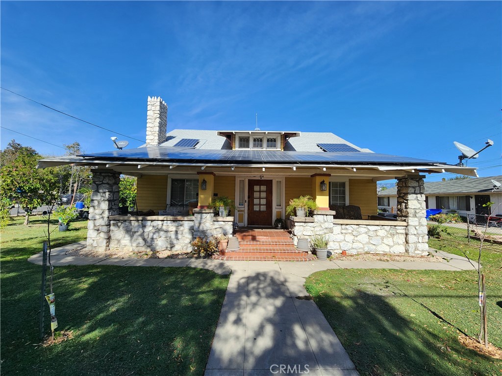 A property available for sale at 128 East 3rd Street, Rialto, CA 92376.