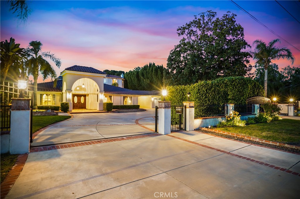 A property available for sale at 10655 Camarillo Street, Toluca Lake, CA 91602.