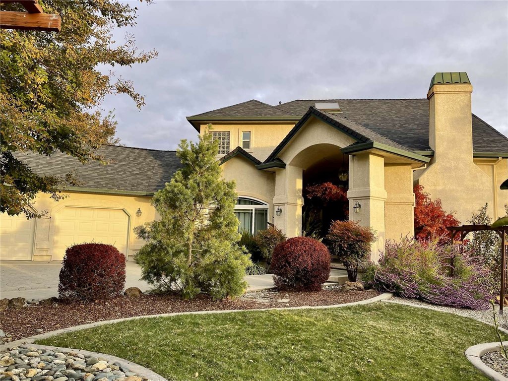 A property available for sale at 15223 Ledgewood Drive, Redding, CA 96001.