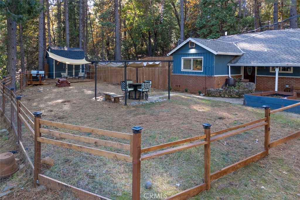 A property available for sale at 14986 Fountain House Road, Dobbins, CA 95935.