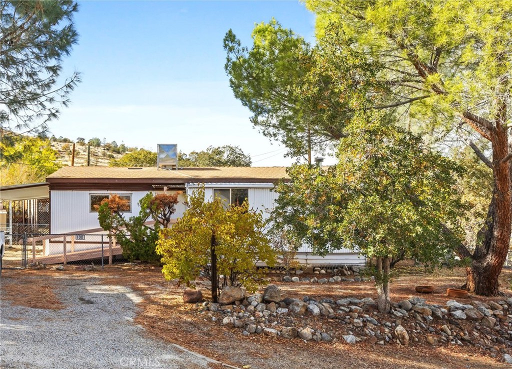 A property available for sale at 100 Jones Street, Bodfish, CA 93205.