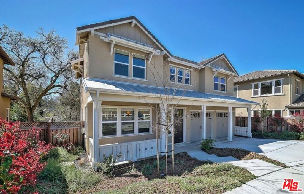 A property available for sale at 971 Serendipity Way, Napa, CA 94558.