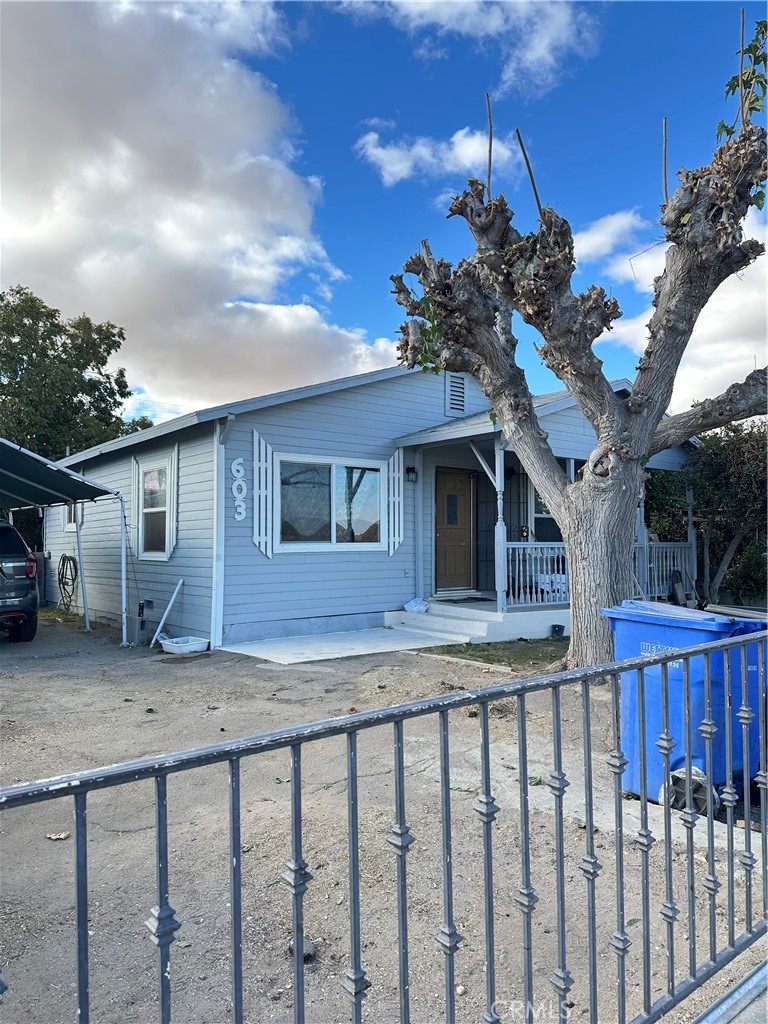 A property available for sale at 603 Harrison Street, Taft, CA 93268.