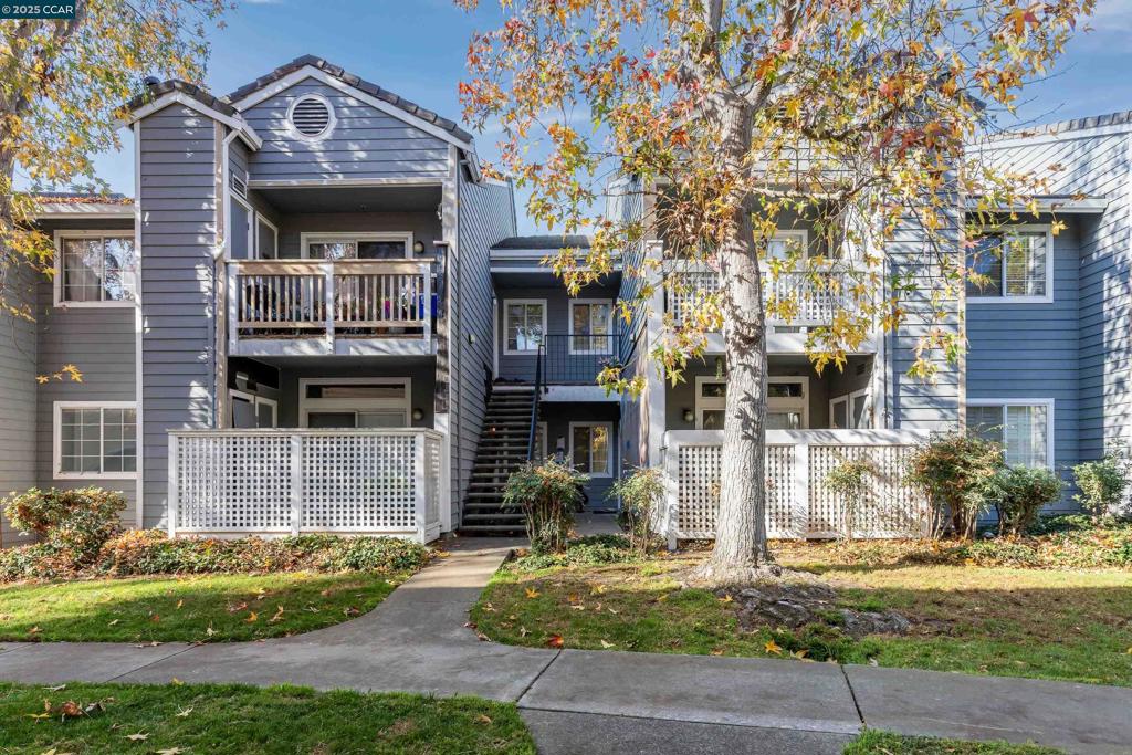 A property available for sale at 611 Waterford Pl, Pinole, CA 94564.