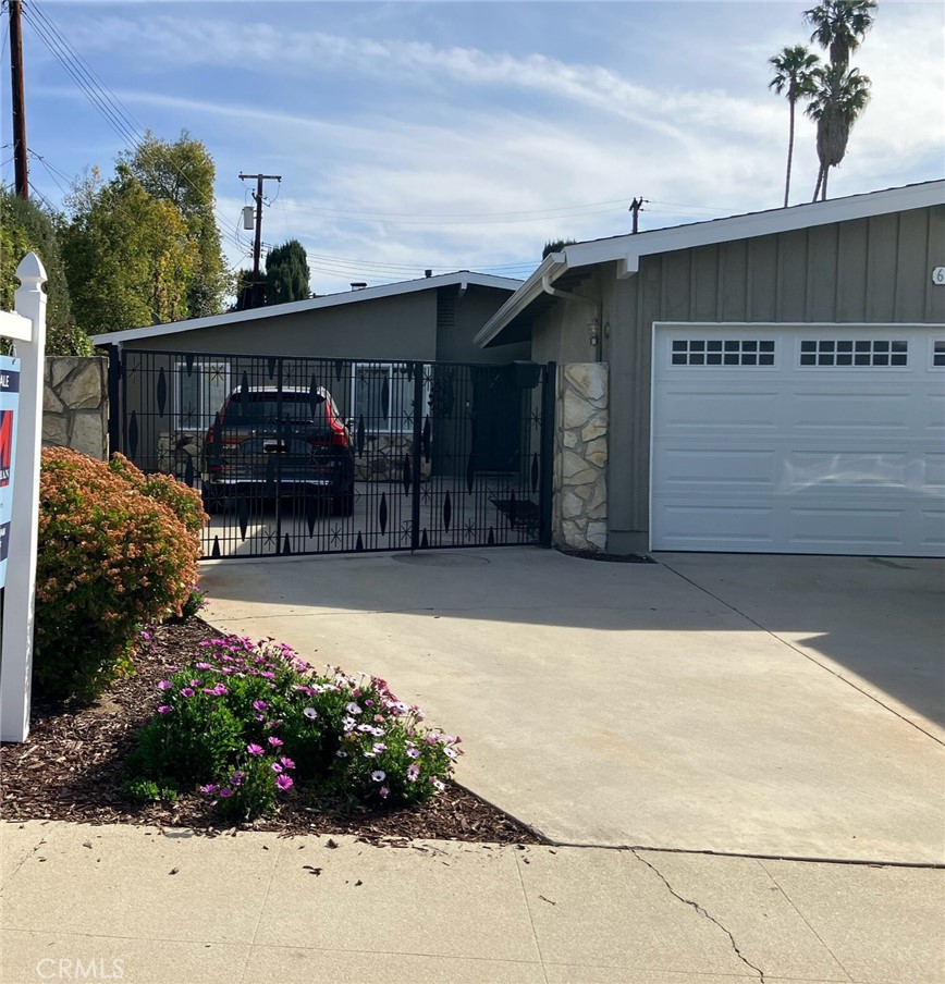 A property available for sale at 6914 Andasol Avenue, Lake Balboa, CA 91406.