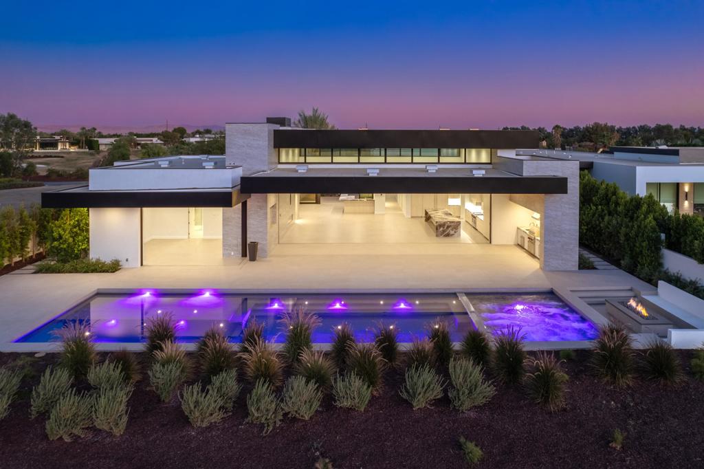 A property available for sale at 53595 Pike Place, La Quinta, CA 92253.