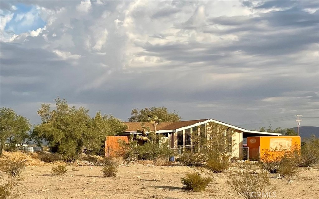 A property available for sale at 38013 Foothill Road, Lucerne Valley, CA 92356.