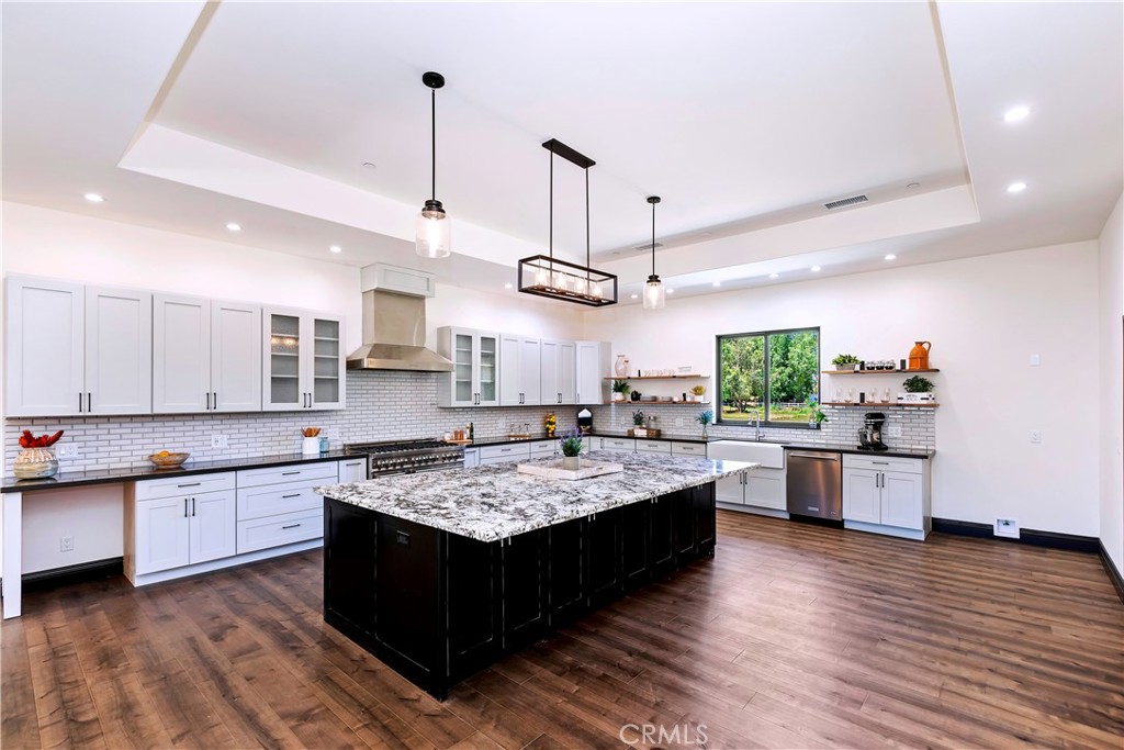 A property available for sale at 17370 Rodeo Road, Lake Elsinore, CA 92530.