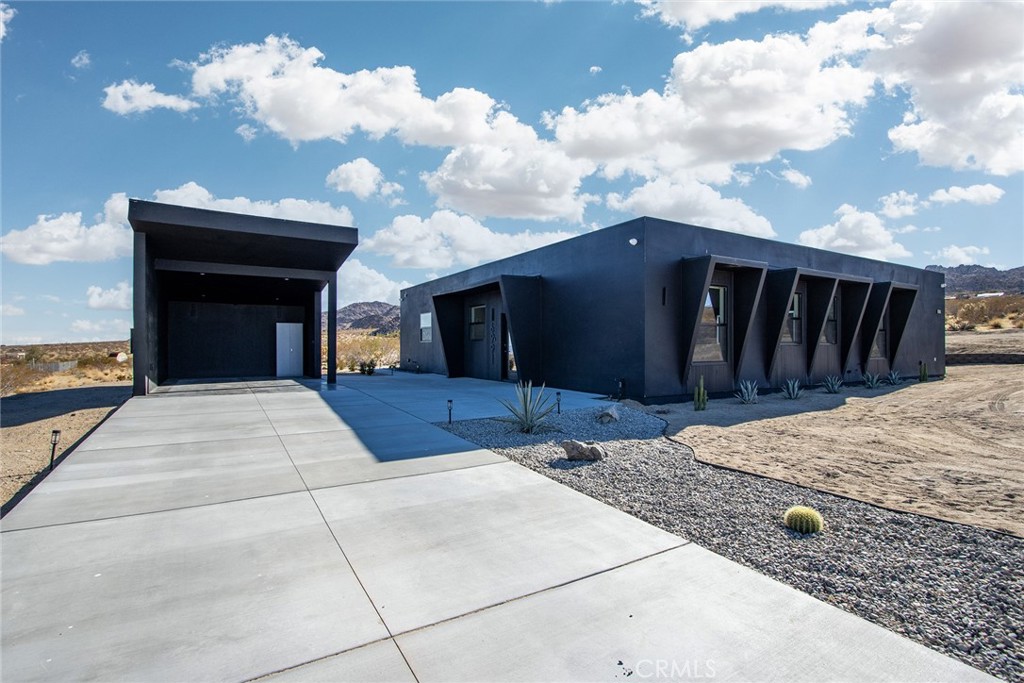 A property available for sale at 6991 Mount Lassen Avenue, Joshua Tree, CA 92252.