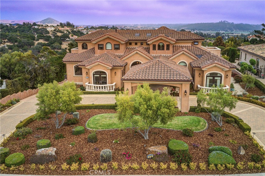 A property available for sale at 413 Via Bandolero, Arroyo Grande, CA 93420.