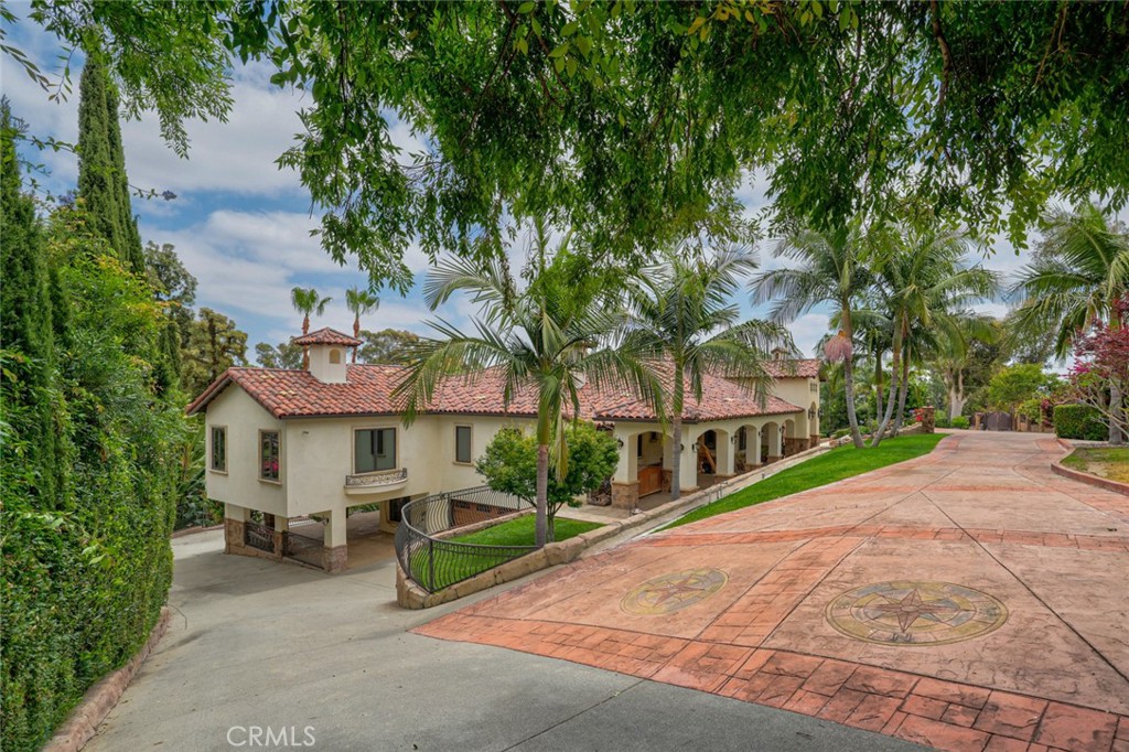 A property available for sale at 8524 La Sierra Avenue, Whittier, CA 90605.
