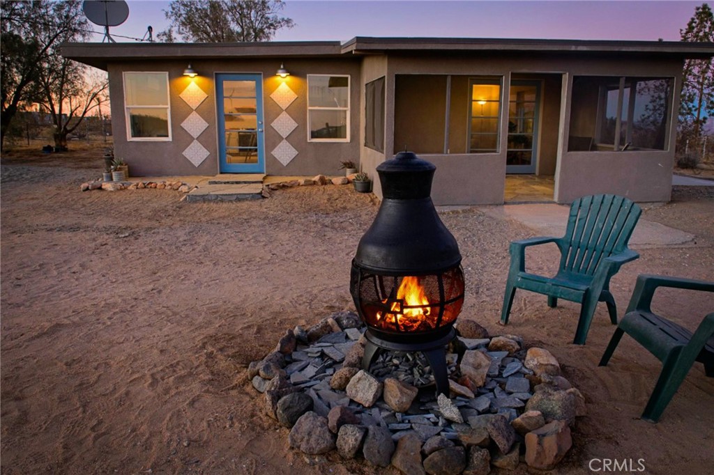 A property available for sale at 915 Dakota Lane, Landers, CA 92285.