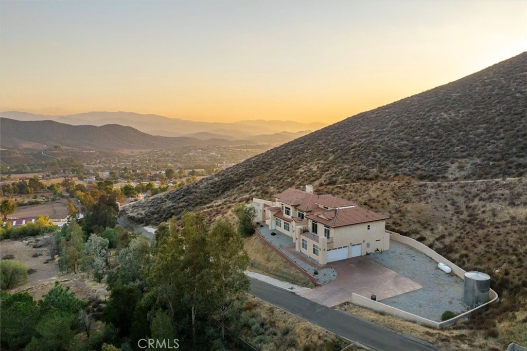 A property available for sale at 9455 Hierba Road, Agua Dulce, CA 91390.