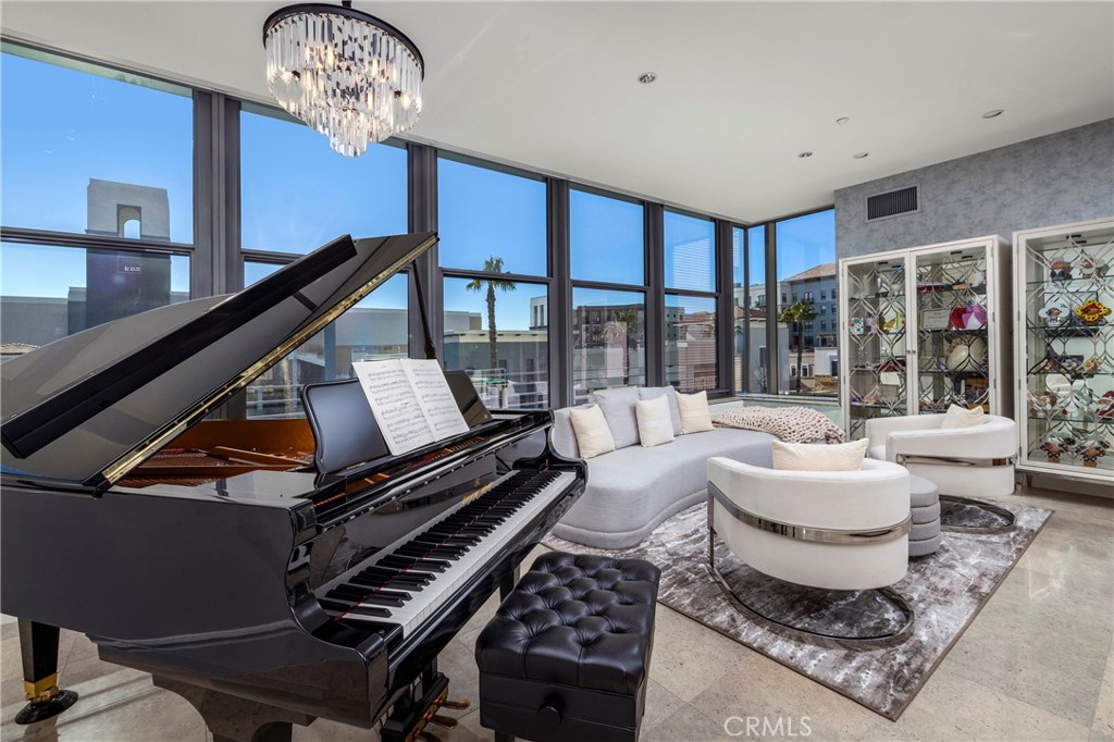 A property available for sale at 345 E Colorado Boulevard 404, Pasadena, CA 91101.