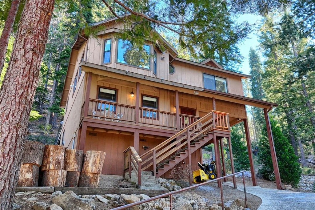 A property available for sale at 7430 Henness Ridge Road, Yosemite, CA 95389.