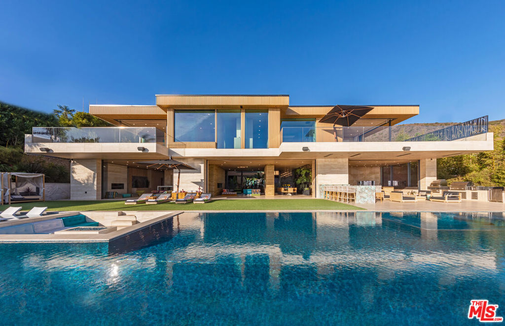 A property available for sale at 11870 Ellice Street, Malibu, CA 90265.