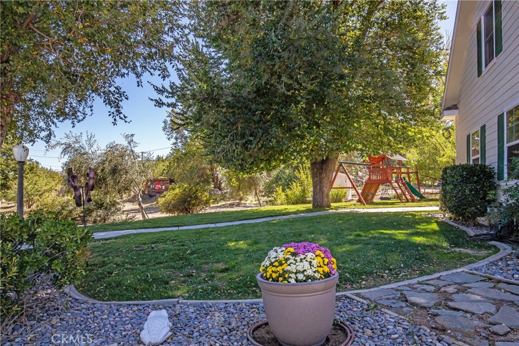 A property available for sale at 40065 90th Street W, Leona Valley, CA 93551.